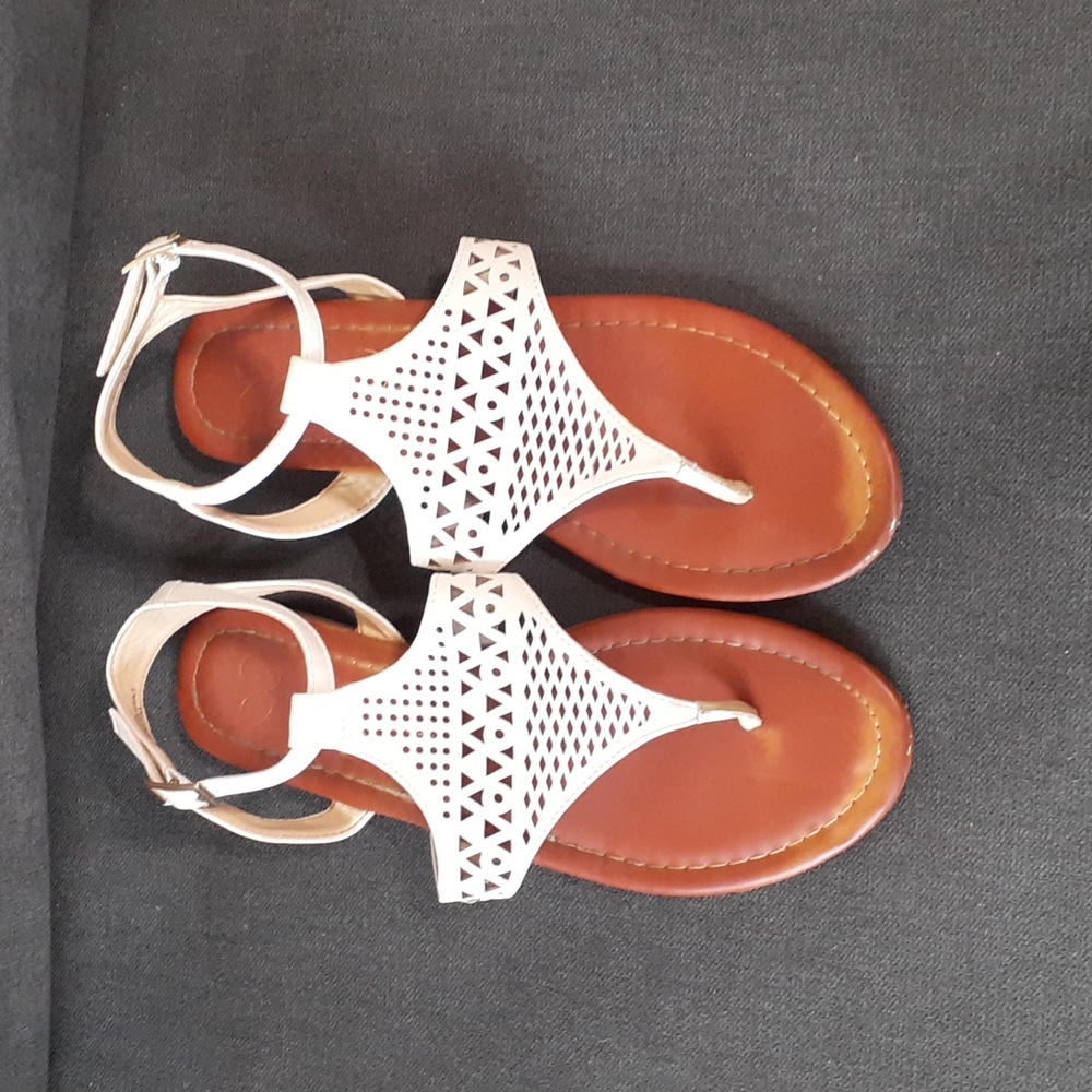 Casual cream color flats